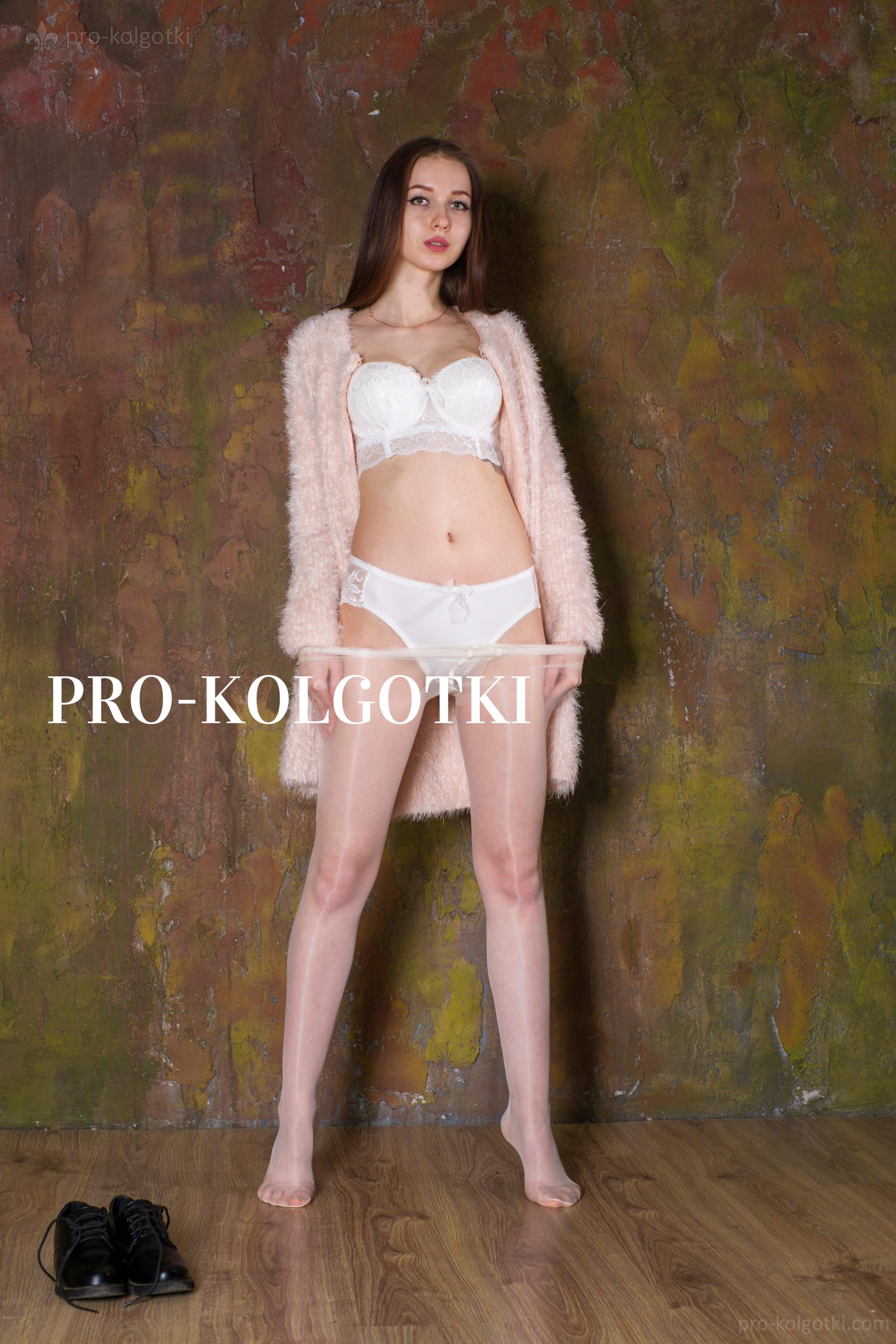 girls in pantyhose - photo from pro-kolgotki magazine May 2017 (part 1)